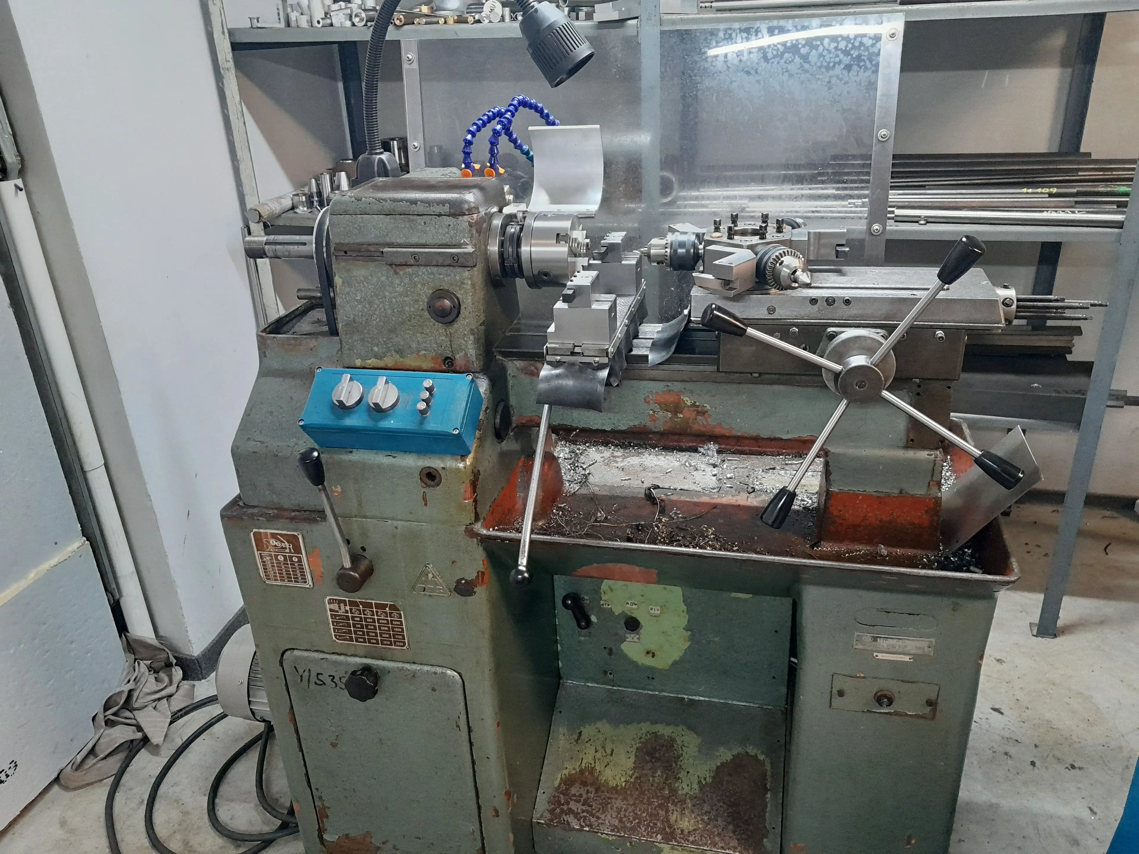 Revolverový soustruh r12